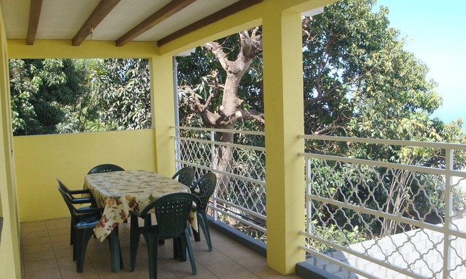 Bois de Nefles Casa | Homerez - Casa Cómoda en Saint Paul con Vista al Mar