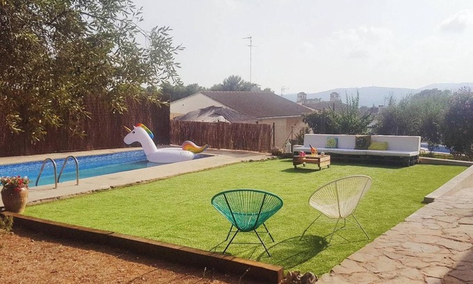 El Vendrell Villa | Homerez - Villa Elegante El Vendrell + Piscina Privada