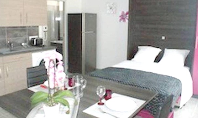 La Ferriere-aux-Etangs Apartamento | Homerez - Bonito estudio para 2 pers. con sauna y spa en La Ferrière-aux-Étangs