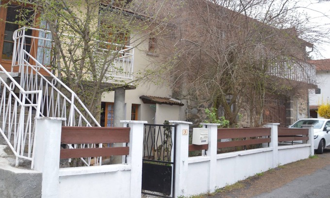 Ferrieres-Saint-Mary Casa | Homerez - Casa en Ferrières-Saint-Mary