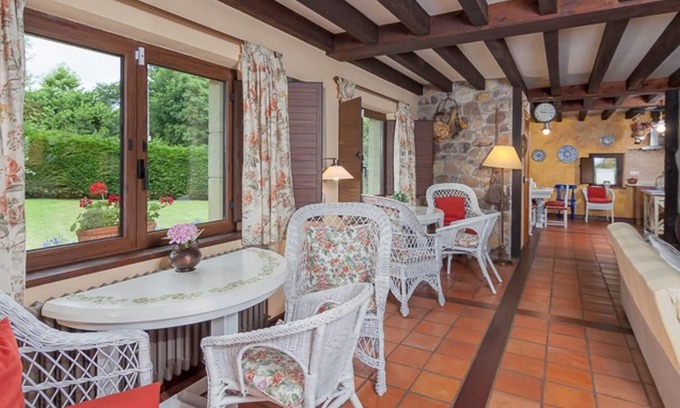 Escobedo Casa | Homerez - Espaciosa casa a 11 km de la playa para 7 pers. con jardín en Calgar