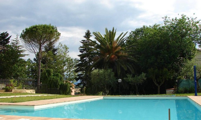 Mogliano Casa | Homerez - House for 8 ppl. with shared pool, jacuzzi and garden at Mogliano