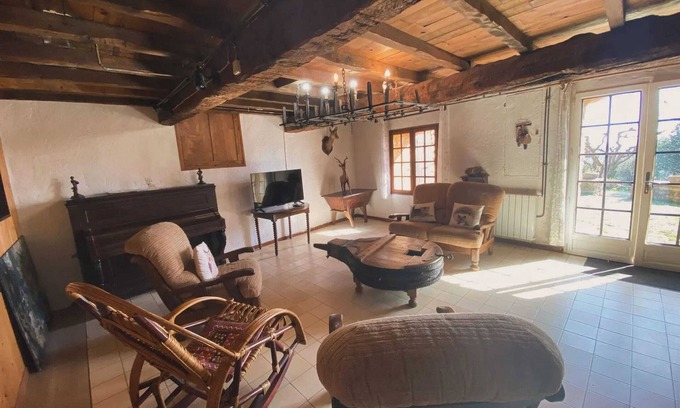 Camps-sur-l'Agly Casa | Homerez - Casa en Camps-sur-l'Agly