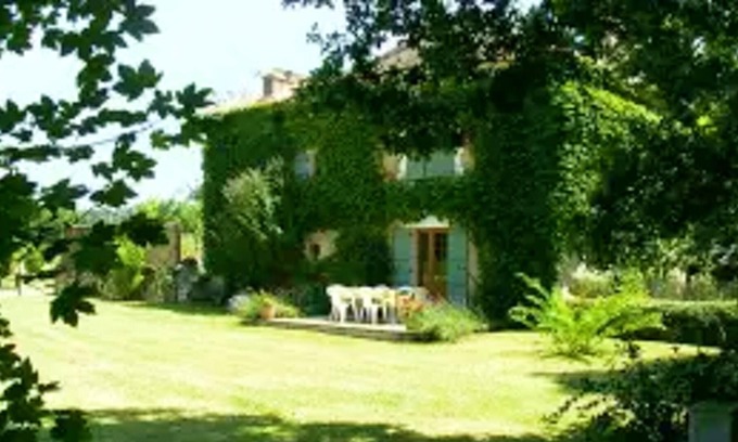 Saint-Pierre-de-Cole Casa | Homerez - Espectacular casa para 6 pers. con piscina en Saint-Pierre-de-Côle