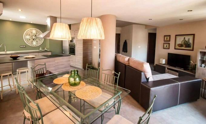 Orihuela Apartamento | Homerez - Bonito apartamento para 6 pers. con terraza y balcón en Orihuela