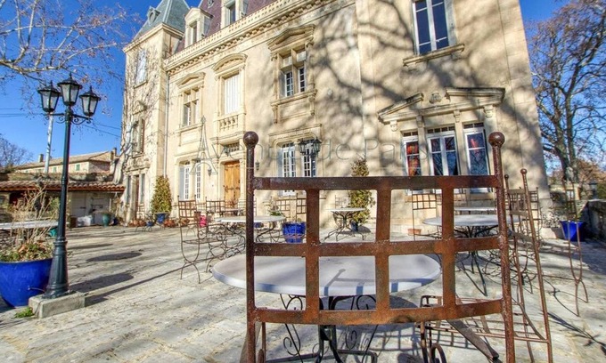 Violes Apartamento | Homerez - Apartamento a 11 km de la playa para 2 pers. con piscina compartida