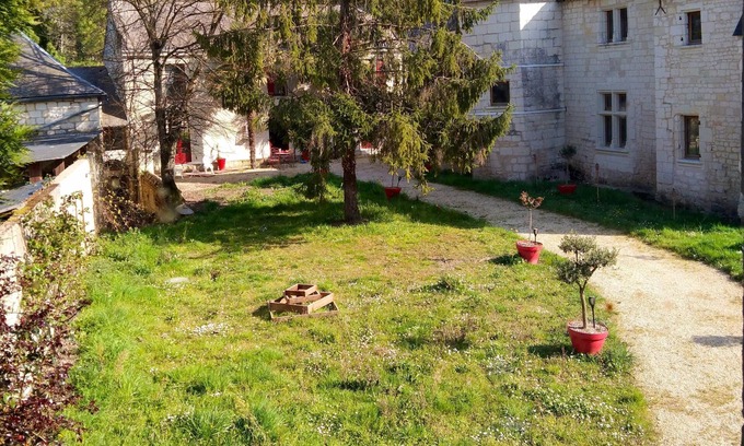 Courchamps Casa | Homerez - Nice property for 4 ppl. with terrace and balcony at Courchamps