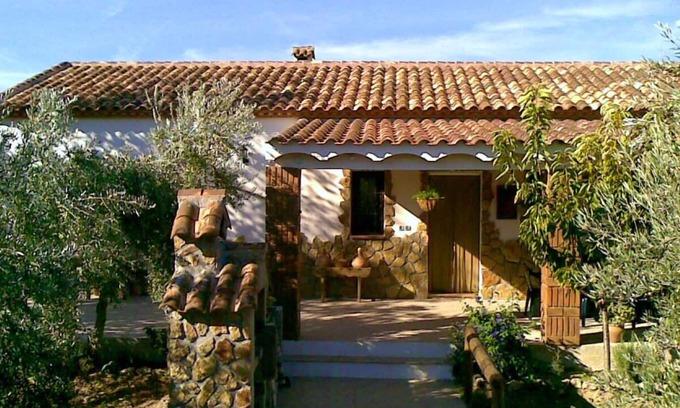 Pozo Alcon Villa | Homerez - Spacious villa for 6 ppl. with swimming-pool and terrace at Pozo Alcón