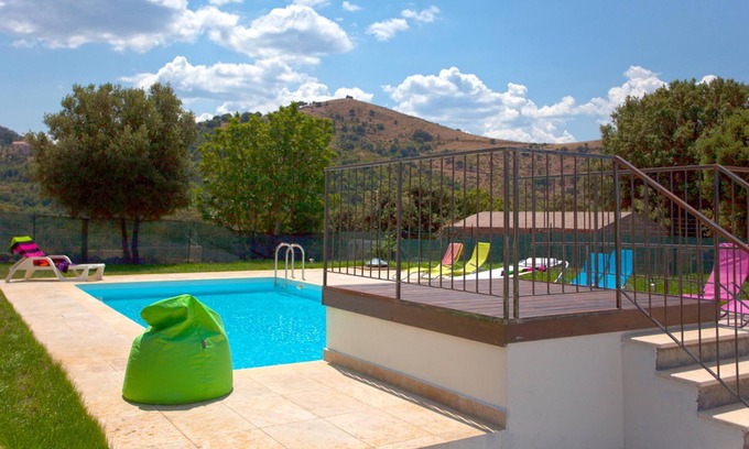 Pietralba Villa | Homerez - Bonita villa a 15 km de la playa para 8 pers. con piscina en Pietralba