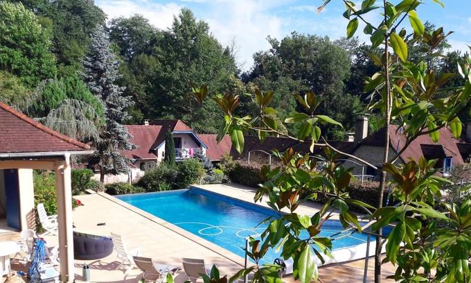 Jurancon Villa | Homerez - Villa para 12 pers. con piscina, terraza y balcón en Jurançon