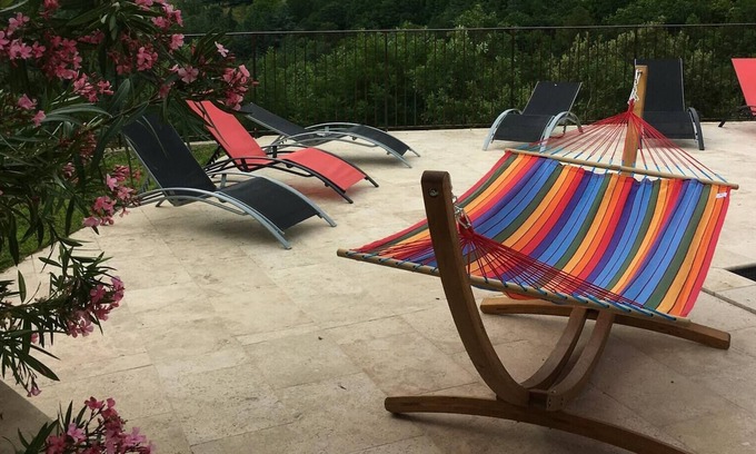 Prades Villa | Homerez - Villa para 2 pers. con piscina, sauna, jacuzzi, spa y balcón en Prades