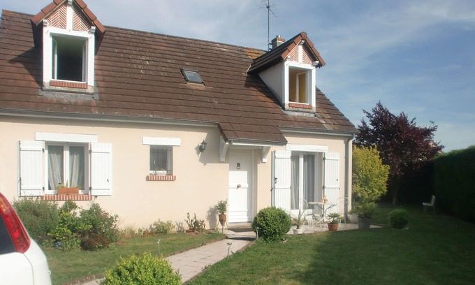Jargeau Casa | Casa de familia, en una subdivisión tranquila