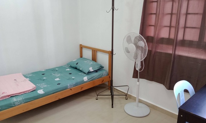 Woodlands Apartamento | Homestay Near MRT/subway & 300+ eateries Clean, quiet & safe Private room