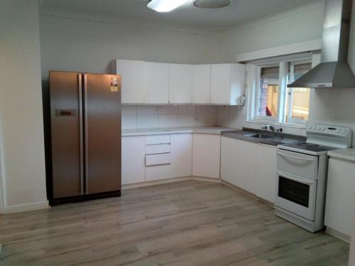 Kenwick Casa | Homestay upon Kenwick Station