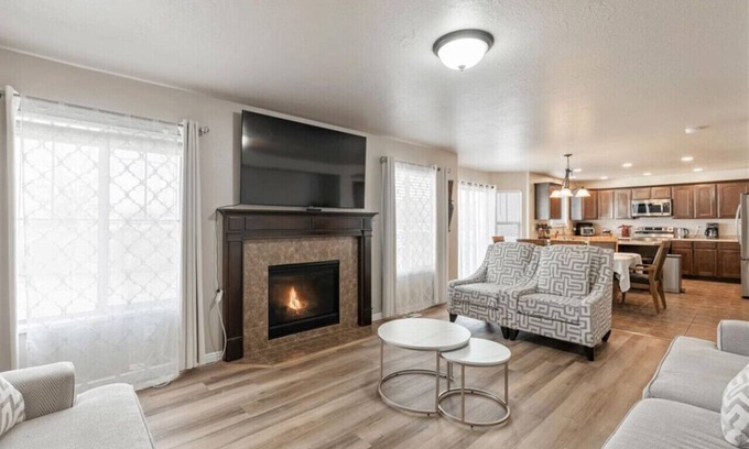 Clearfield Casa | Homestead Haven | Sleeps 14 | 2 Car Garage