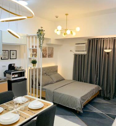Pinagsama Apartamento | Hometel by ECR at Viceroy Residences