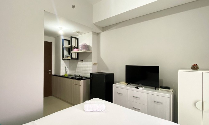 Bekasi Timur Apartamento | Homey And Warm Studio Transpark Juanda Bekasi Timur Apartment