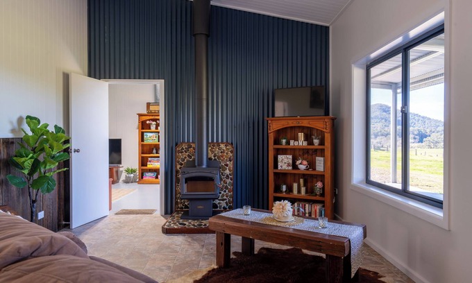 Pipeclay Otro | Honeybreeze - Scenic riverfront country farm
