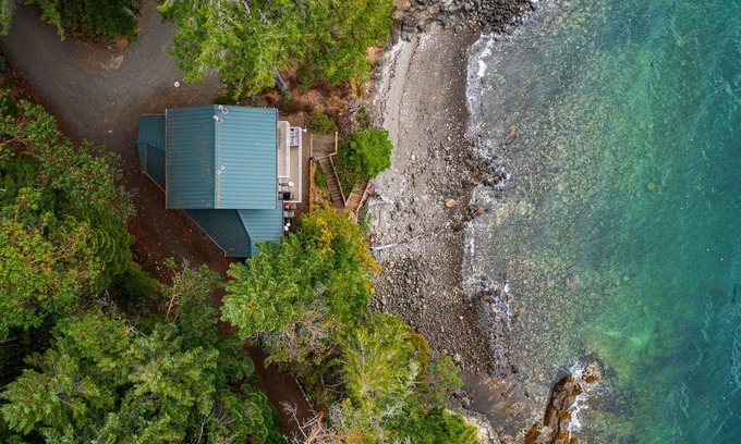 Brinnon Casa | Hood Canal Modern Waterfront Getaway
