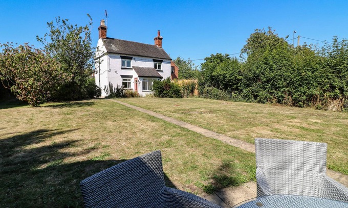 Doveridge Cabaña | HOPS COTTAGE, family friendly, character holiday cottage in Doveridge