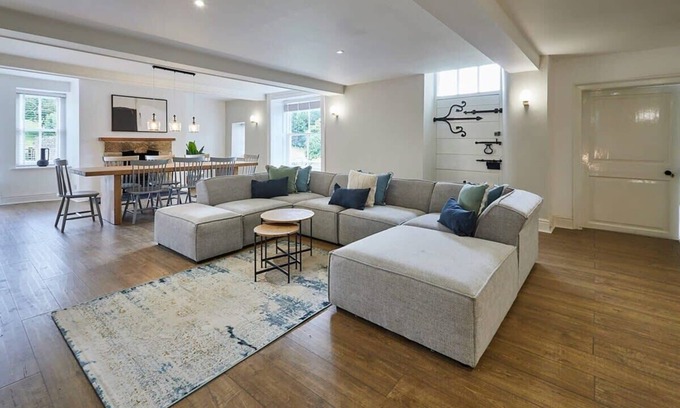 Kepwick Casa | Host & Stay | Stay House