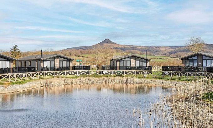 Carlton-in-Cleveland Chalet De Esquí | Host & Stay | The Riverside Lodge