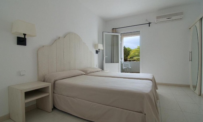 Es Pujols Casa | Hostal Capri