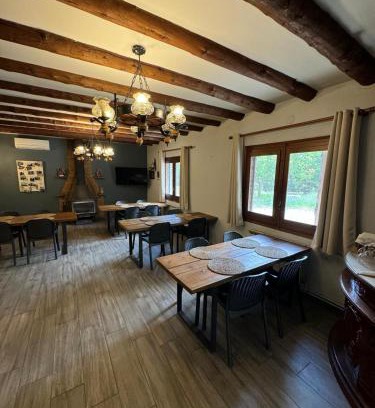 Alfara de Carles Casa | Hostal Restaurante de Montaña Pous de la neu