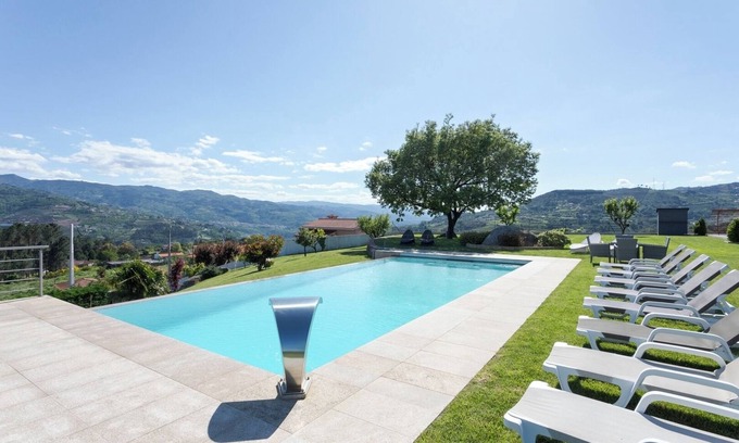 Miguas Casa | HostWise – Douro View Villa w/ 10 Suites and Pool