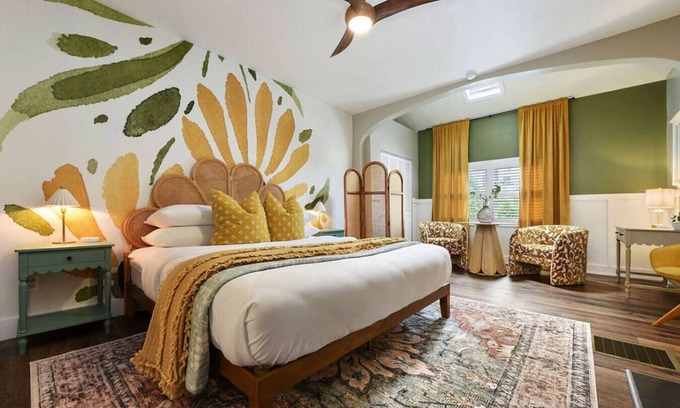 Shadyside Apartamento | HostWise Stays - Theater Deck | Podcast Studio | Kid Friendly!