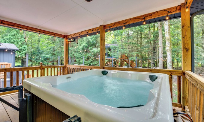 Albrightsville Casa | Hot Tub, Beach Access: Albrightsville Retreat!