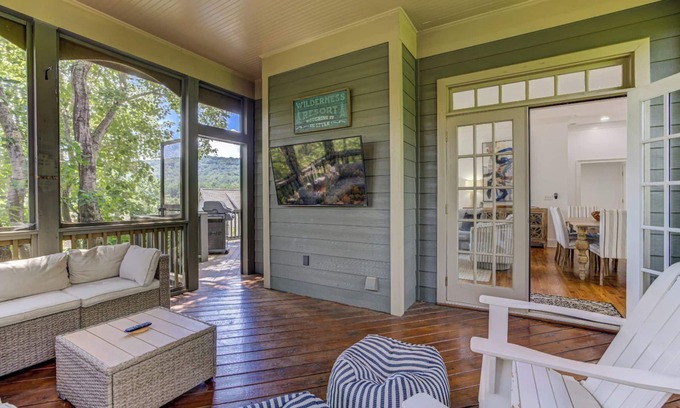 Big Canoe Casa | Hot Tub Downtime, Fireside Chats & Movie Nights Within 8,000-Acre Community - Mountain Grove Lodge