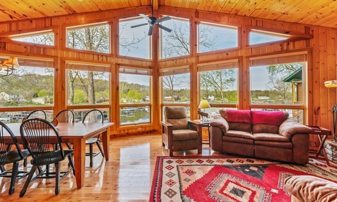 Gravois Mills Casa | Hot Tub, Fire Pit, Awesome Loft & Amazing Views!