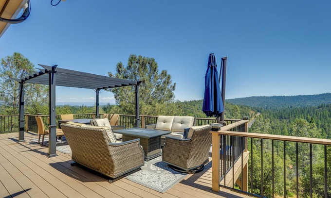 Groveland Casa | Hot Tub + Game Room: Family Retreat in Groveland!