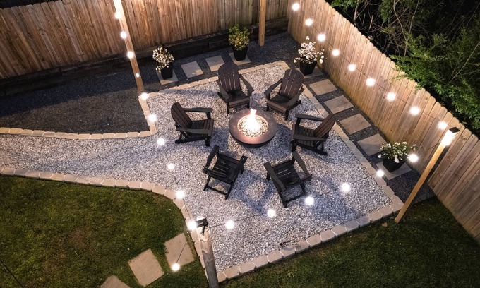 Ellendale Casa | Hot Tub+Gas Fire Pit+Outdoor Oasis+Lights+Murals