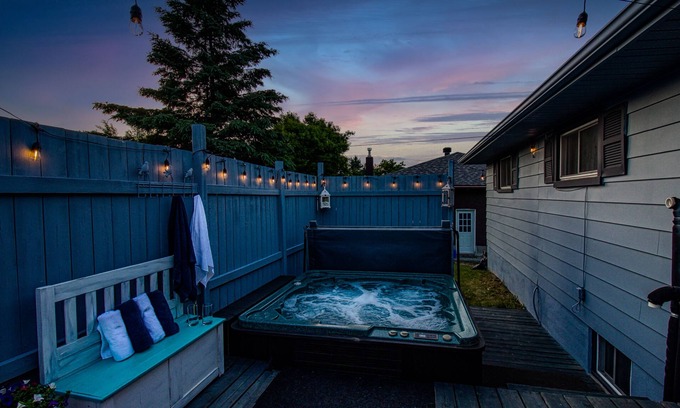 Sudbury Casa | Hot Tub Haven w/ King Bed + More