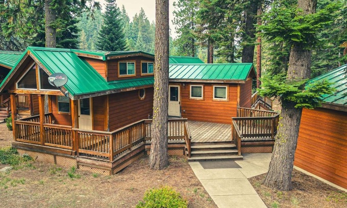 Ashland Cabina | Hot Tub! Homey Modern Cabin on Hyatt Lake 32