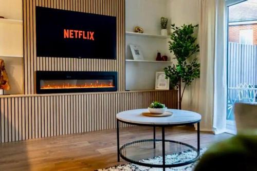 Cleethorpes Casa | “Hot Tub, Private Parking, Beachside Luxury”