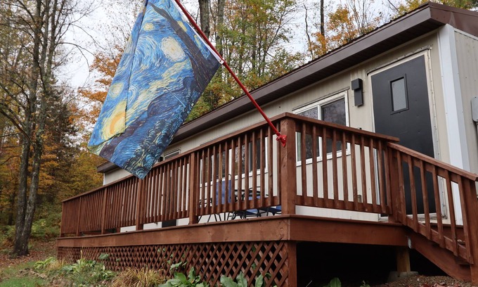 Coudersport Cabina | Aurora - Secluded Stargazing Hideaway Hot Tub!