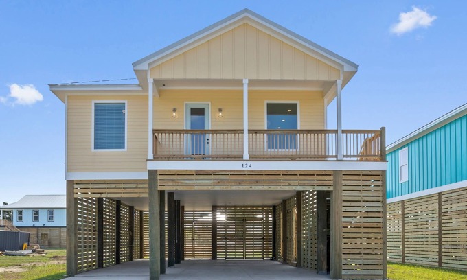 Mississippi City Casa | Hot Tub! Walk to Beach! Close to Everything!