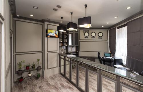 Odessa City Center Hotel | HOTEL ЗiРКА