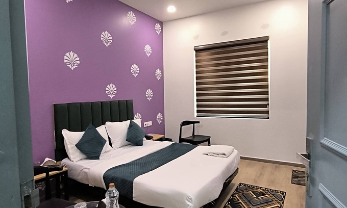 Pashim Vihar Hotel | Hotel 7 Star