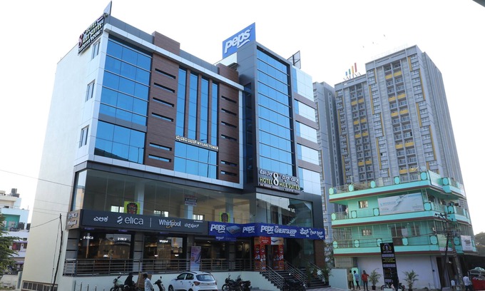 Narasapura Hotel | Hotel 8th Mile Suites