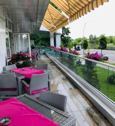 Valenii de Munte Hotel | Hotel Afrodita -Valenii De Munte