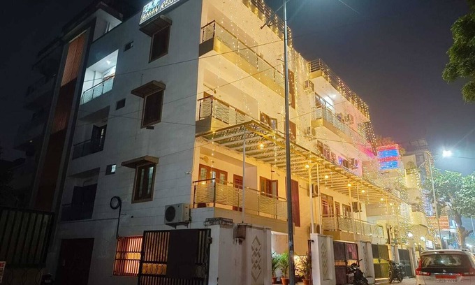 Civil Lines Hotel | Hotel Aman Residency