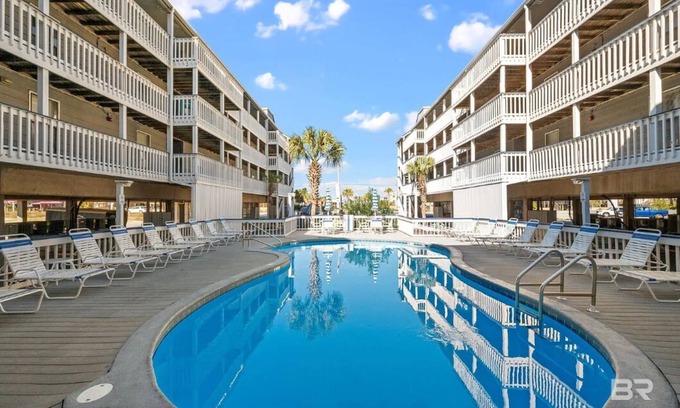 Gulf Shores Condominio | Hotel Calibama Cozy beach charm. Super close to Hangout, Pet Friendly!