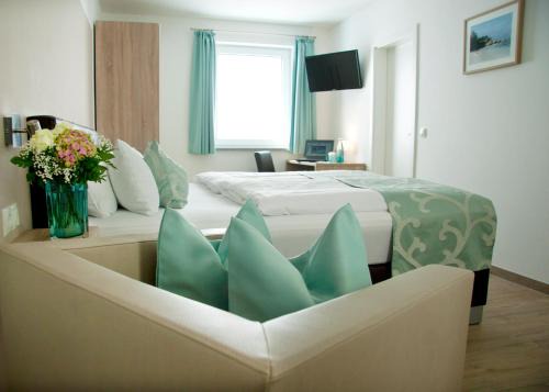 Eitting Cama Y Desayuno | Hotel Claro Garni