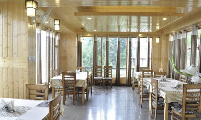 Chail Hotel | Hotel Comfort Inn