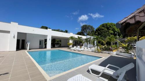 Las Lajas Hotel | Hotel Coronado Inn