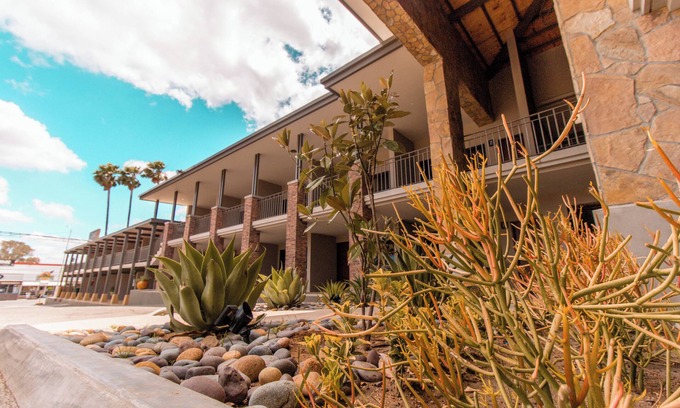 Tecate Hotel | Hotel El Dorado